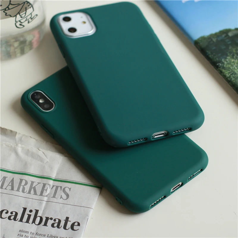 Coque mate couleur unie iPhone lifestyle vert