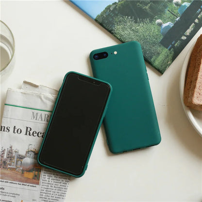 Coque mate couleur unie iPhone fond blanc